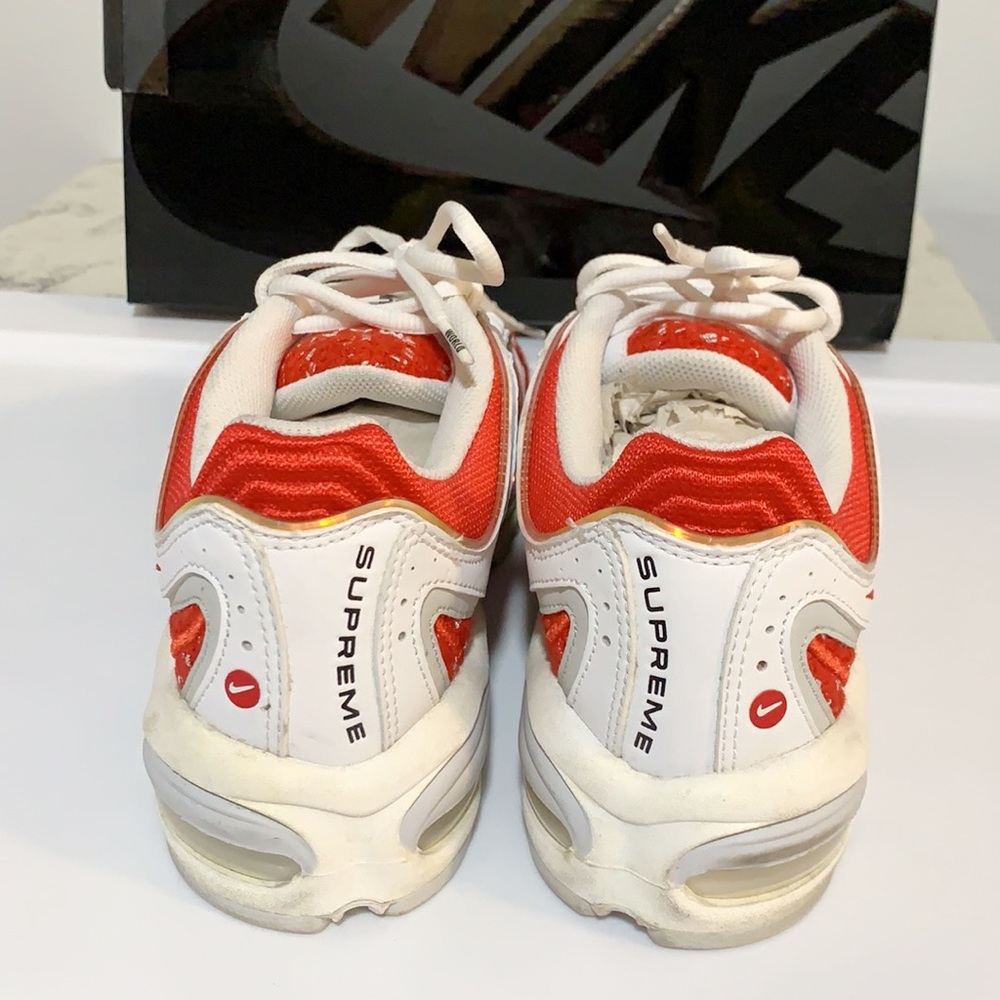 Supreme x Nike Air Max Tailwind IV Red White - Picture 5 of 16